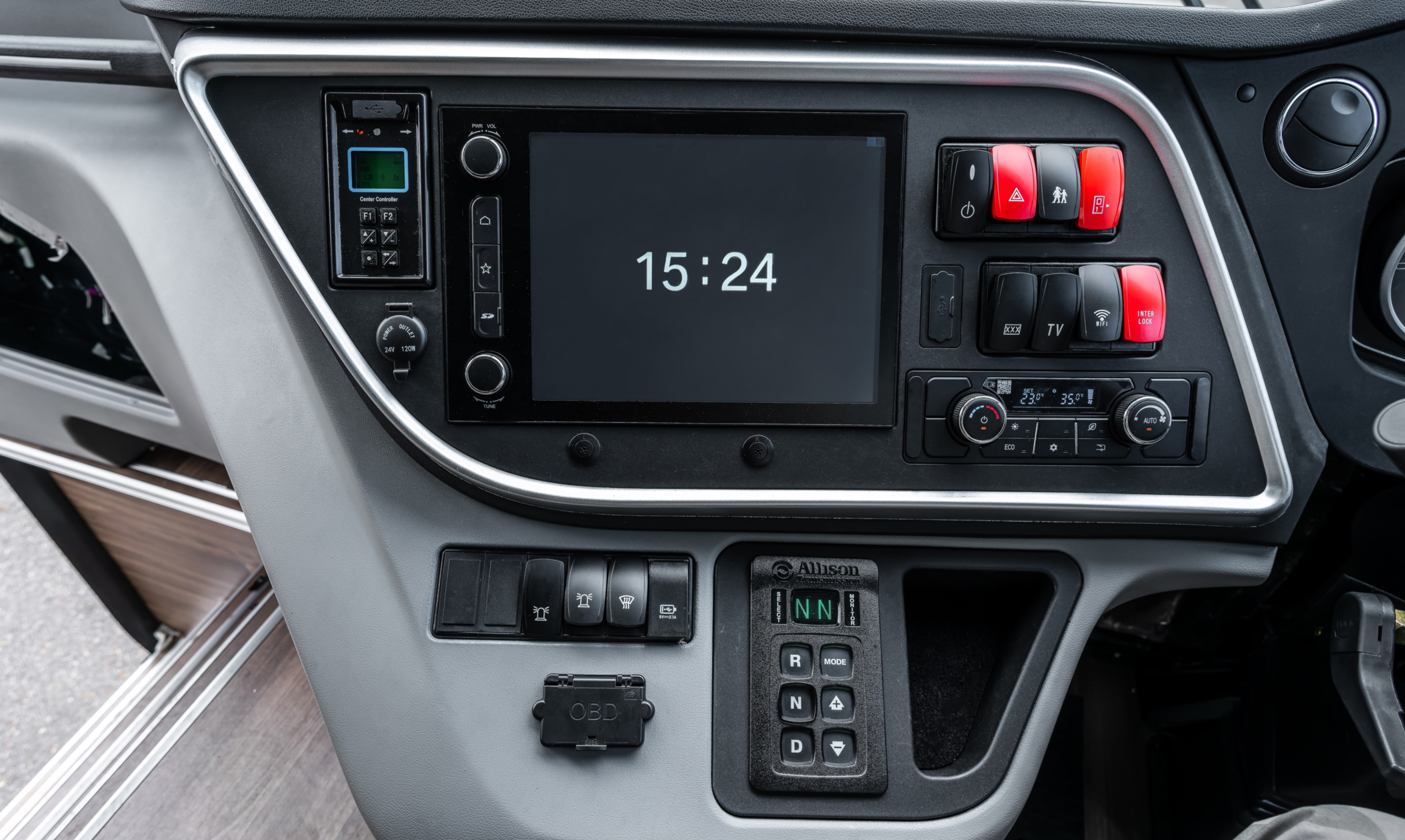 C12